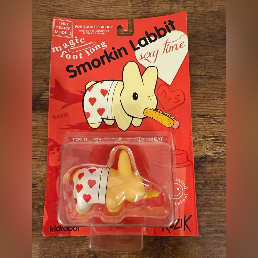 MINI SMORKIN' LABBIT SEXY TIME Vinyl 2.5 inch by Kidrobot Vinyl Mini Figure